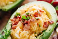 Creamy Avocado Scrambled Eggs Recipe for Quick Breakfast