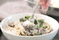 Creamy Vegan Alfredo Sauce Recipe for Pasta and Pizza