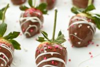 Slow Cooker Chocolate-Covered Strawberries: Simple Recipe for Dipping