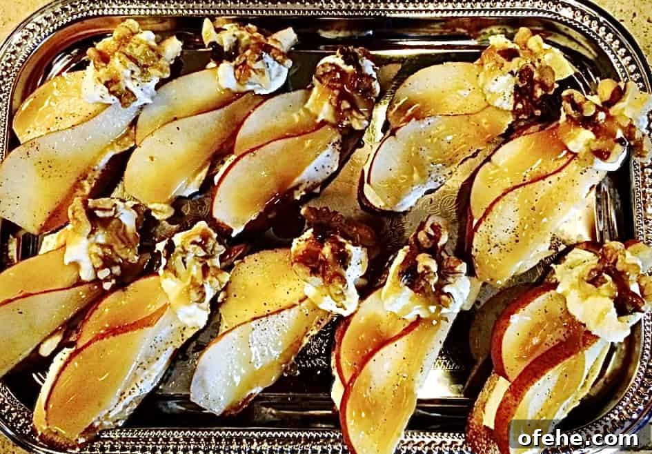 5 Crowd-Pleasing Christmas Appetizers (Plus 4 Festive Desserts) 6 Pear ricotta crostini.