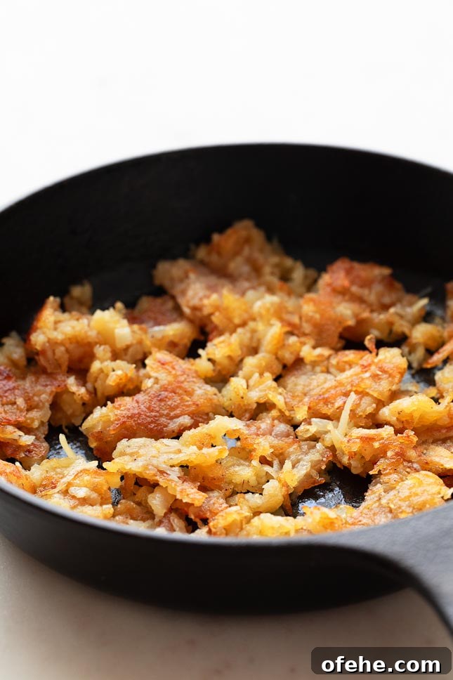 Hash browns, a classic breakfast or side dish recipe, made with simple ingredients, in less than 30 minutes. They're so delicious and super crispy! #vegan #glutenfree #breakfast #side #simpleveganblog Hash Browns
