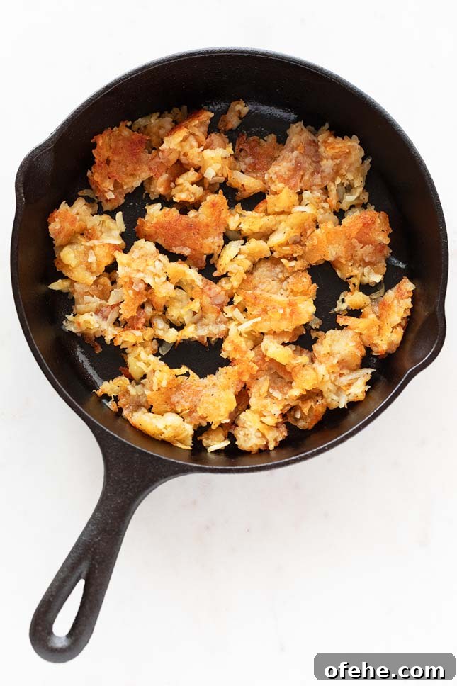 Hash browns, a classic breakfast or side dish recipe, made with simple ingredients, in less than 30 minutes. They're so delicious and super crispy! #vegan #glutenfree #breakfast #side #simpleveganblog Hash Browns