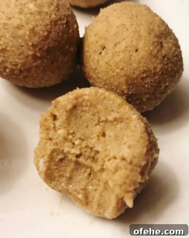 Keto No-Bake Pumpkin Fat Bombs for Low-Carb Desserts 2 pumpkin pie fat bomb bite