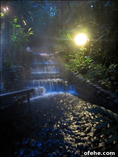 Honeymoon in Costa Rica: Hanging Bridges, Volcano Hikes & Hot Springs 27 IMG_0059