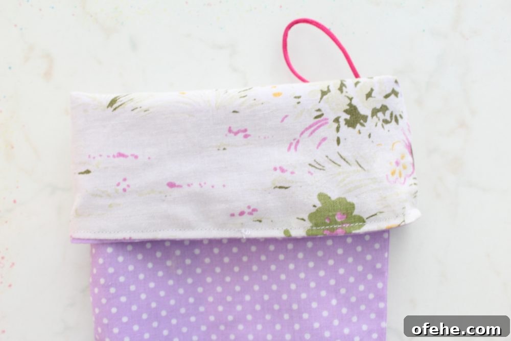 How to Make a Charming Simple Christmas Stocking (Video) 19 img 31573 18