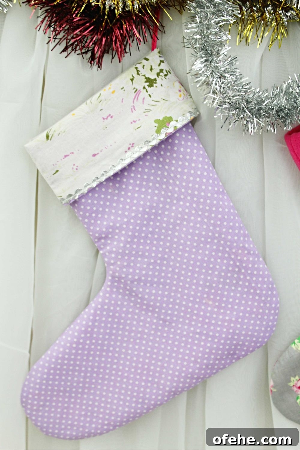 How to Make a Charming Simple Christmas Stocking (Video) 4 Christmas stocking pattern