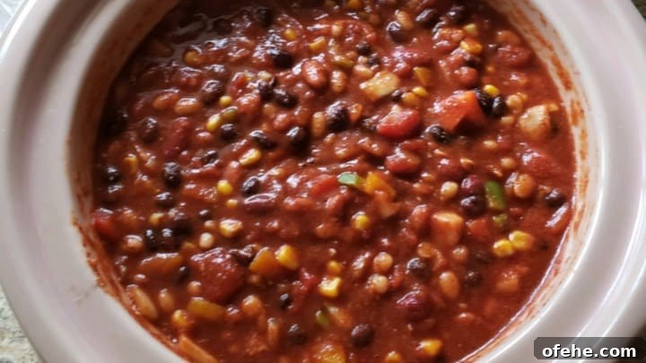 Hearty Slow Cooker Vegetarian Chili Recipe For Meal Prep 2 Slow Cooker Vegetarian Chili