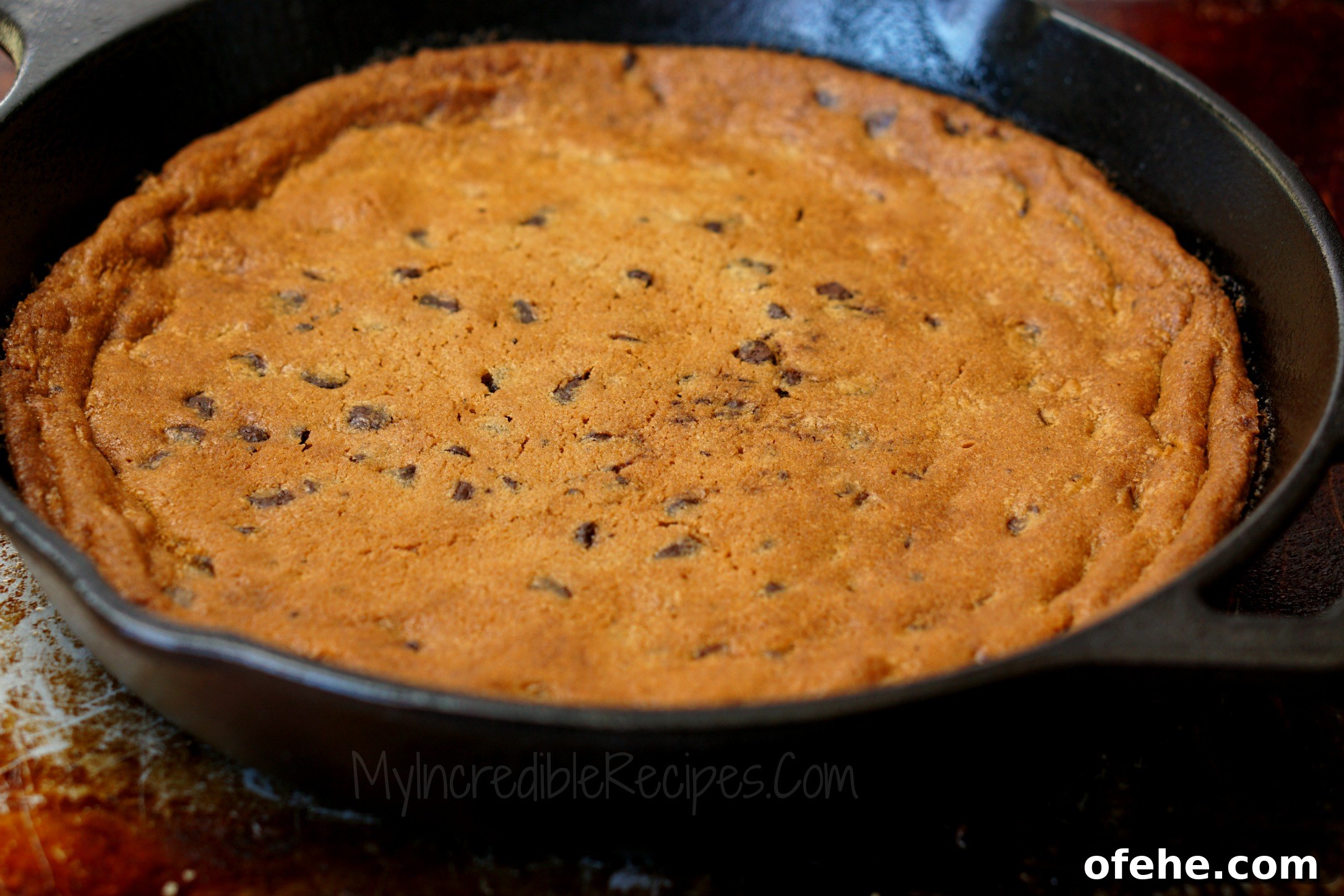 Skillet Chocolate Chip Pizookie Recipe: Gooey Dessert for Sharing 4 cook2