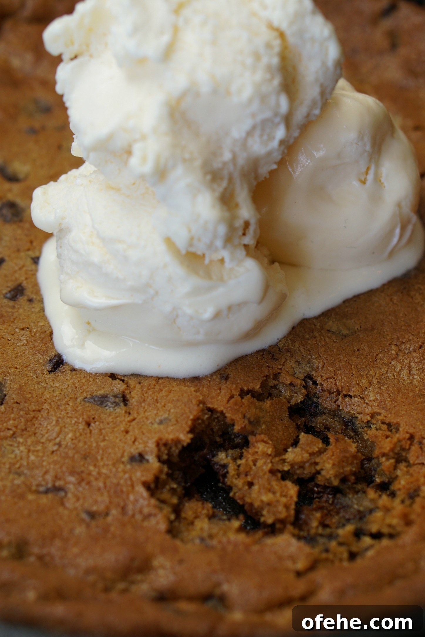 Skillet Chocolate Chip Pizookie Recipe: Gooey Dessert for Sharing 5 cook3
