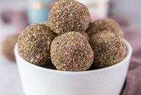 Gingerbread Energy Balls Recipe with Dates & Walnuts